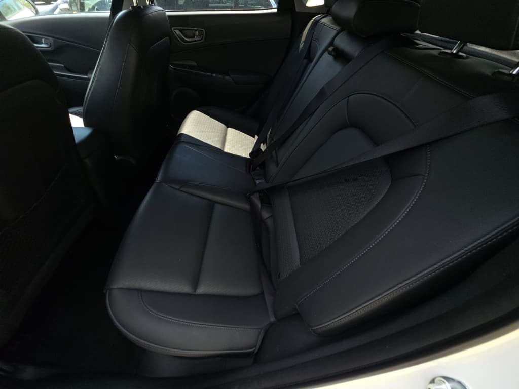 2021 Hyundai Kona EV view 6