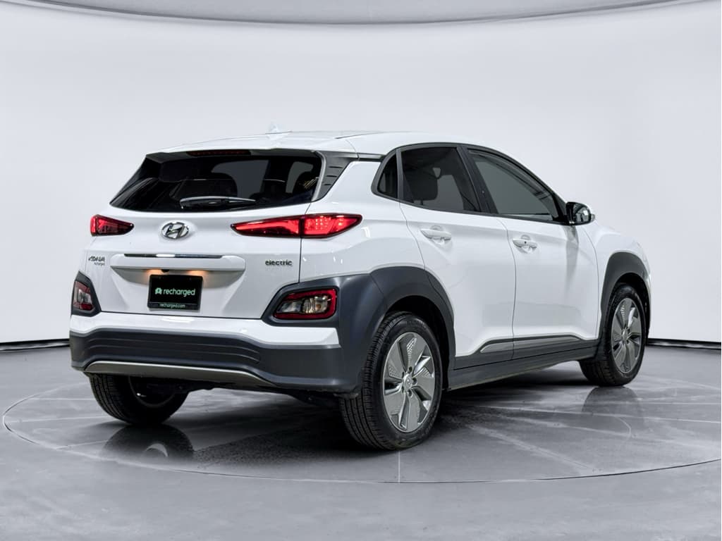 2021 Hyundai Kona EV view 3