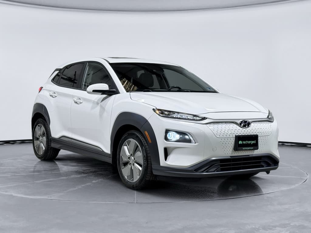 2021 Hyundai Kona EV view 4