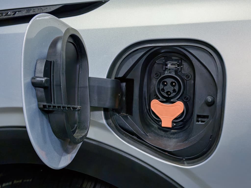 2022 Chevrolet Bolt EUV view 5