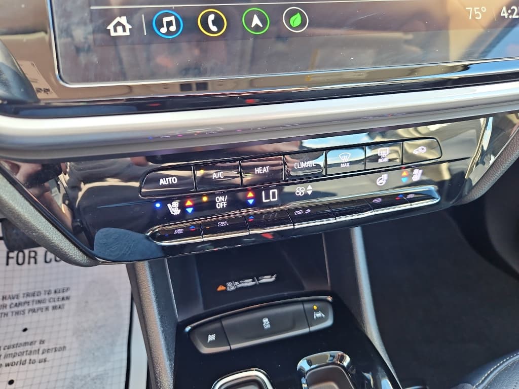 2022 Chevrolet Bolt EUV view 17