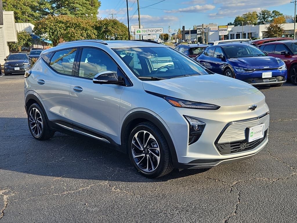 2022 Chevrolet Bolt EUV view 4