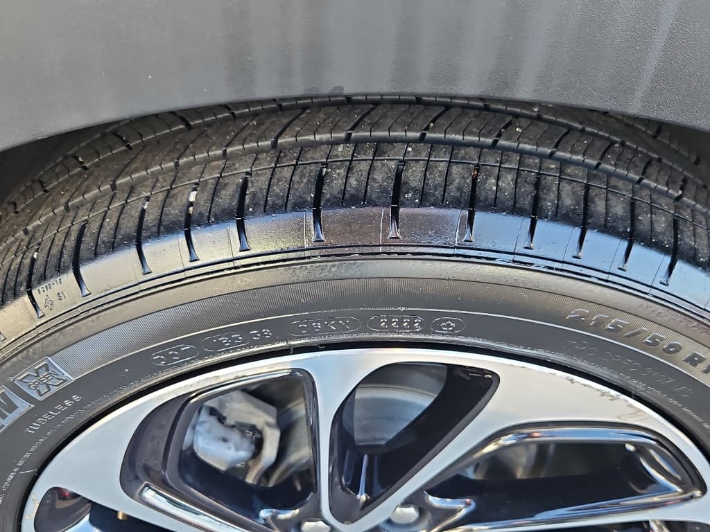 2022 Chevrolet Bolt EUV view 33