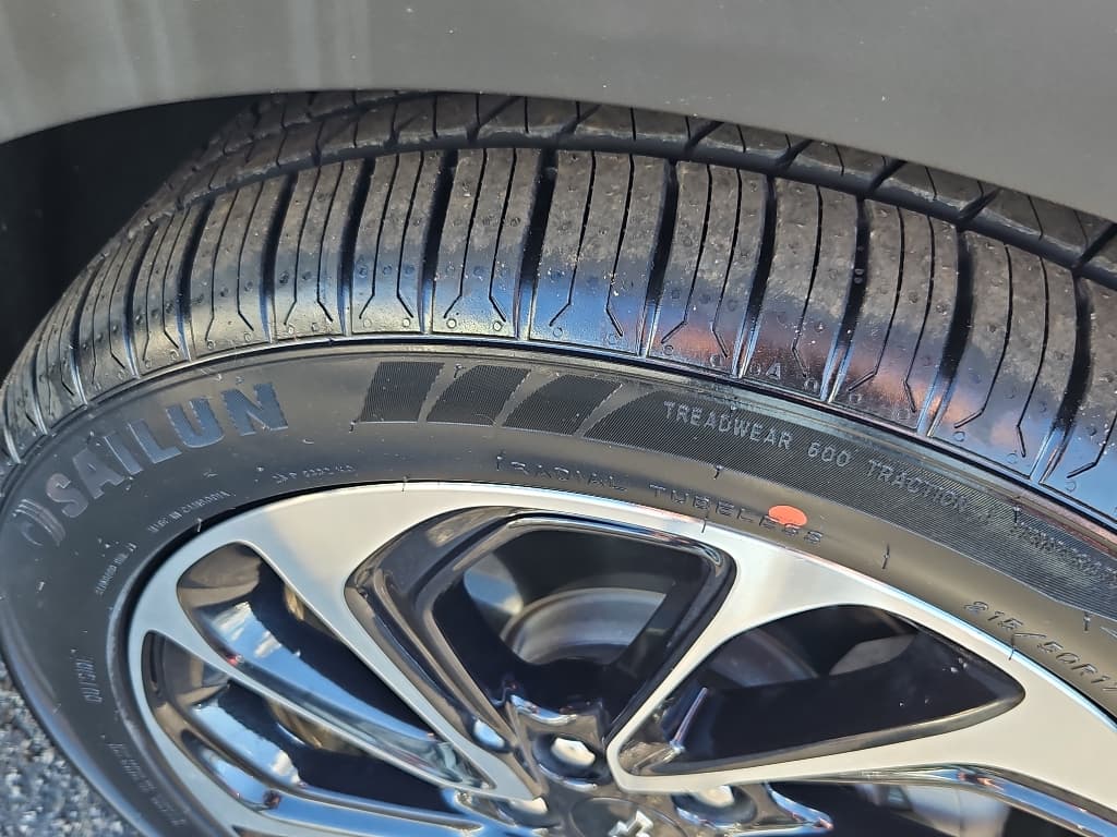 2022 Chevrolet Bolt EUV view 35