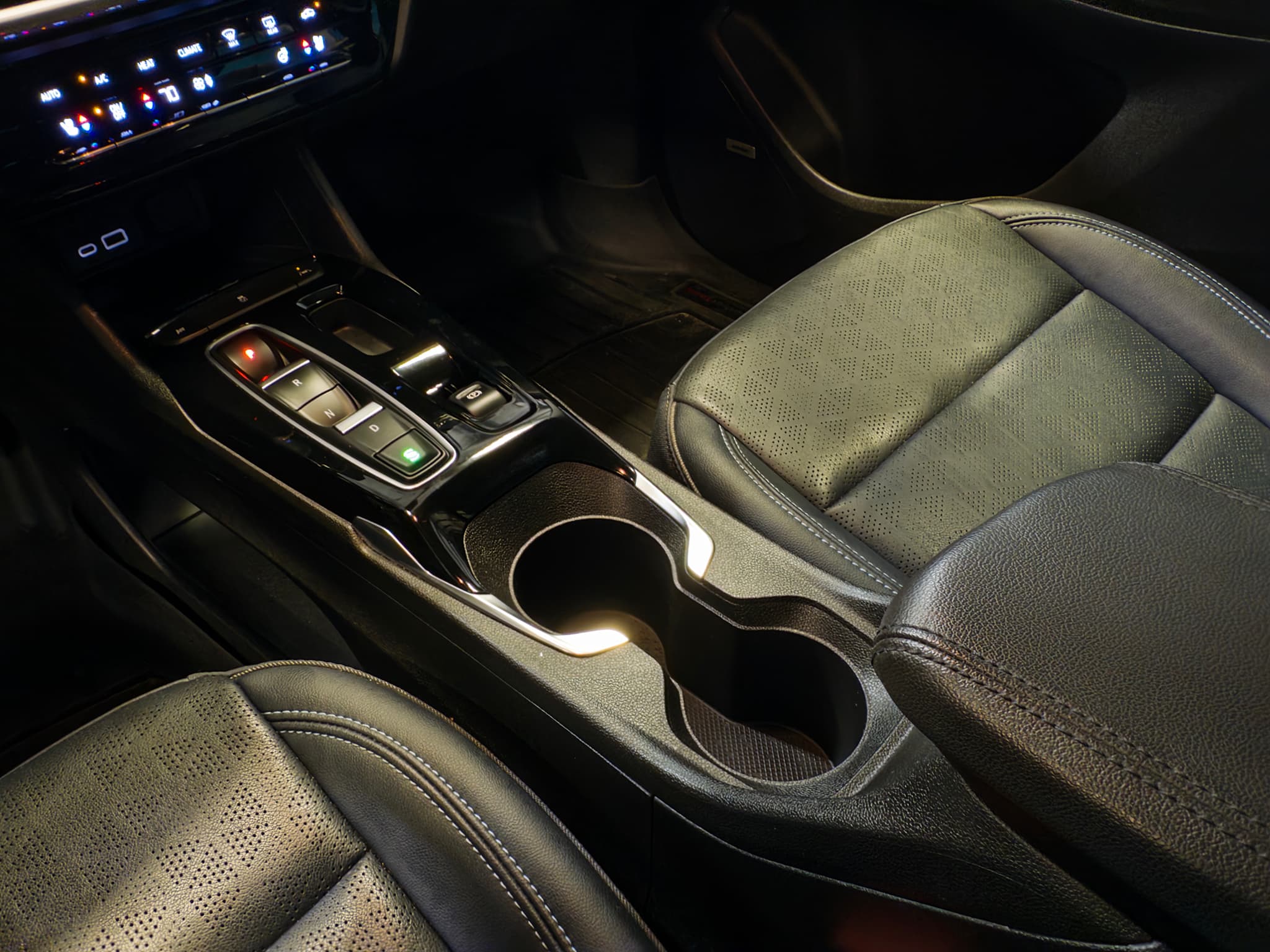 2022 Chevrolet Bolt EUV view 18
