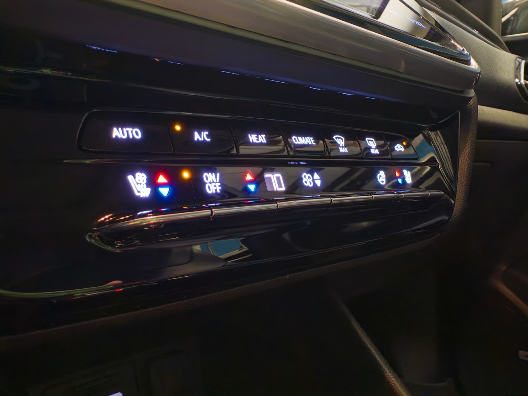 2022 Chevrolet Bolt EUV view 14