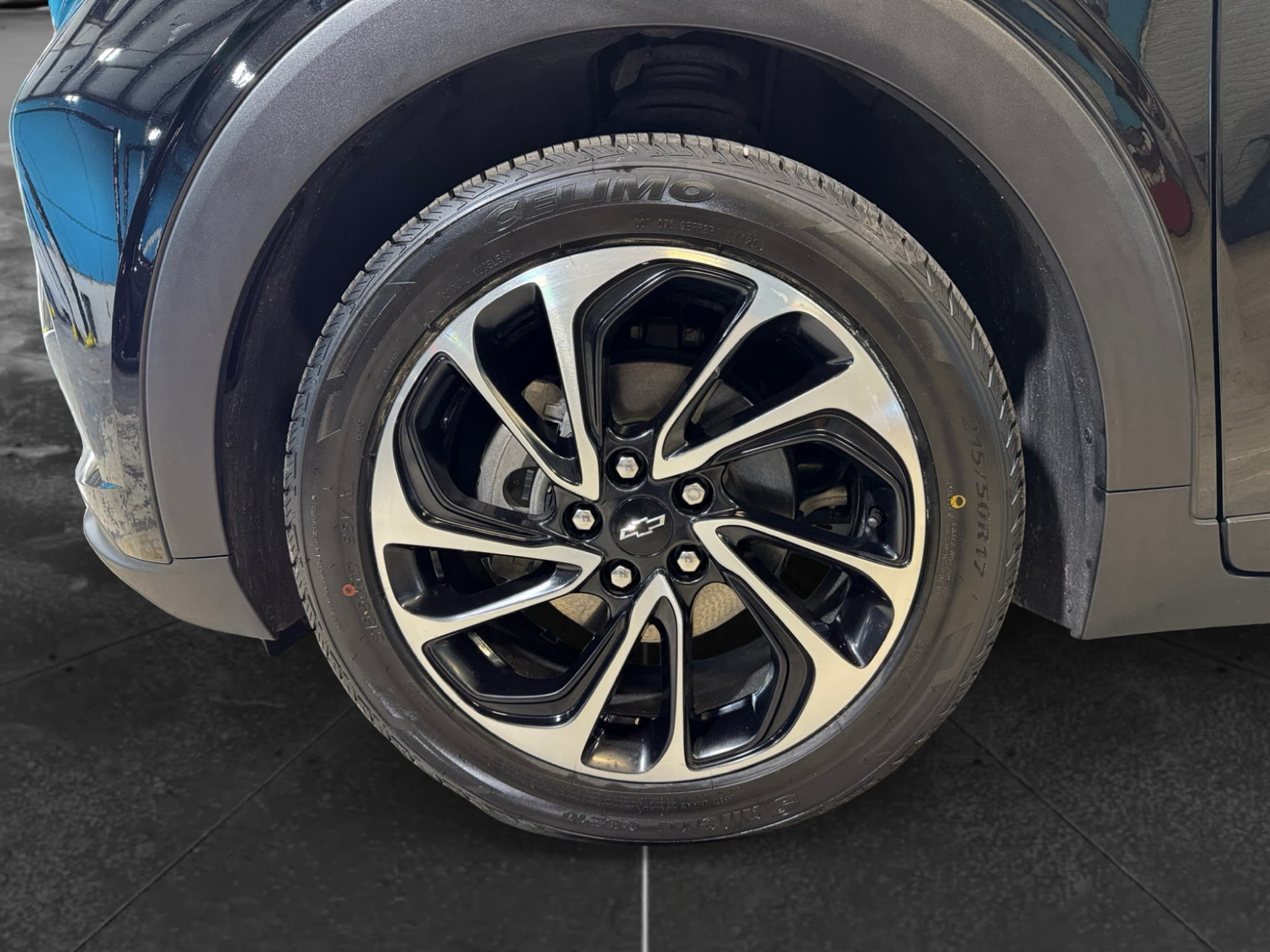 2022 Chevrolet Bolt EUV view 28
