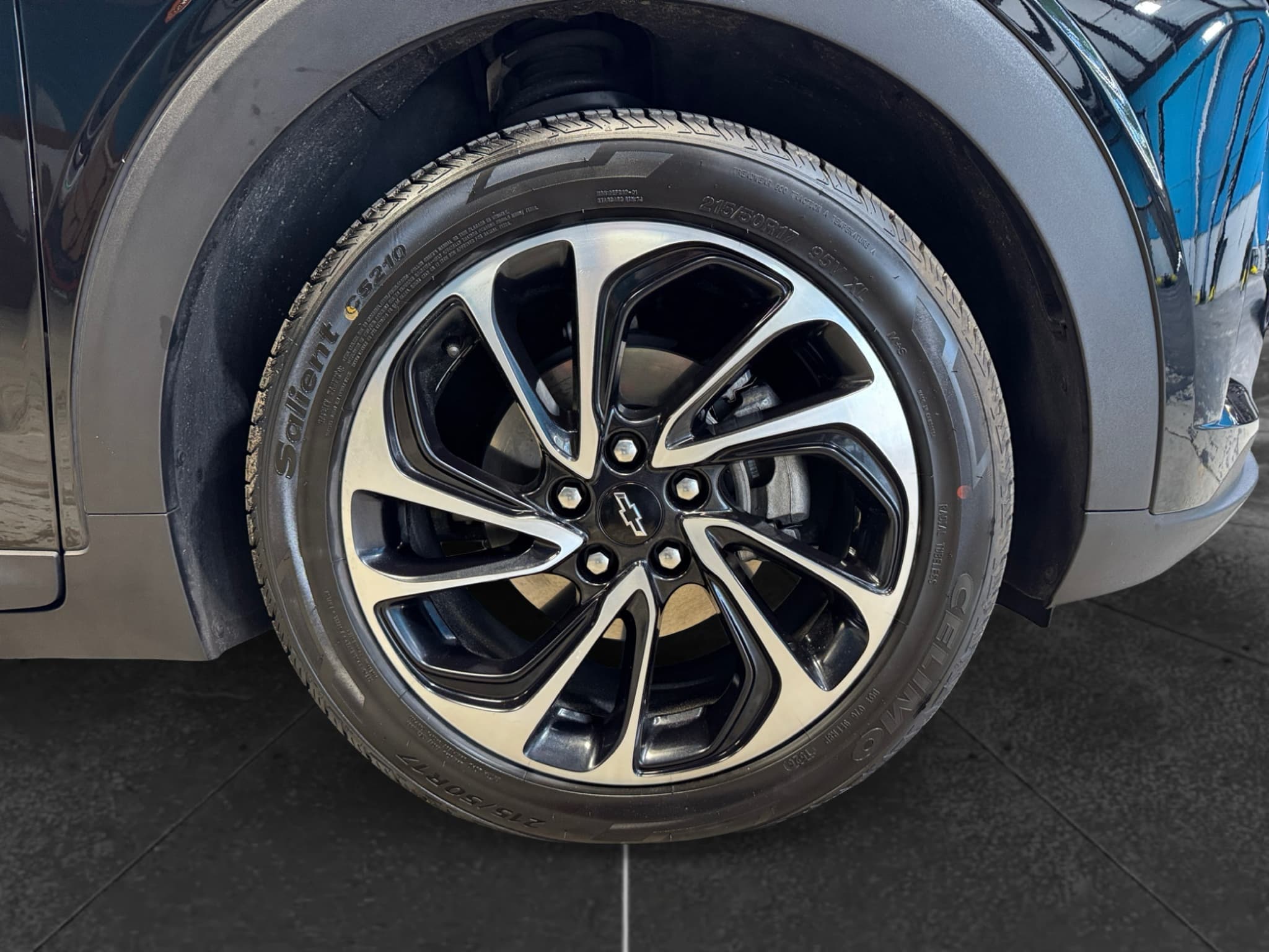 2022 Chevrolet Bolt EUV view 32