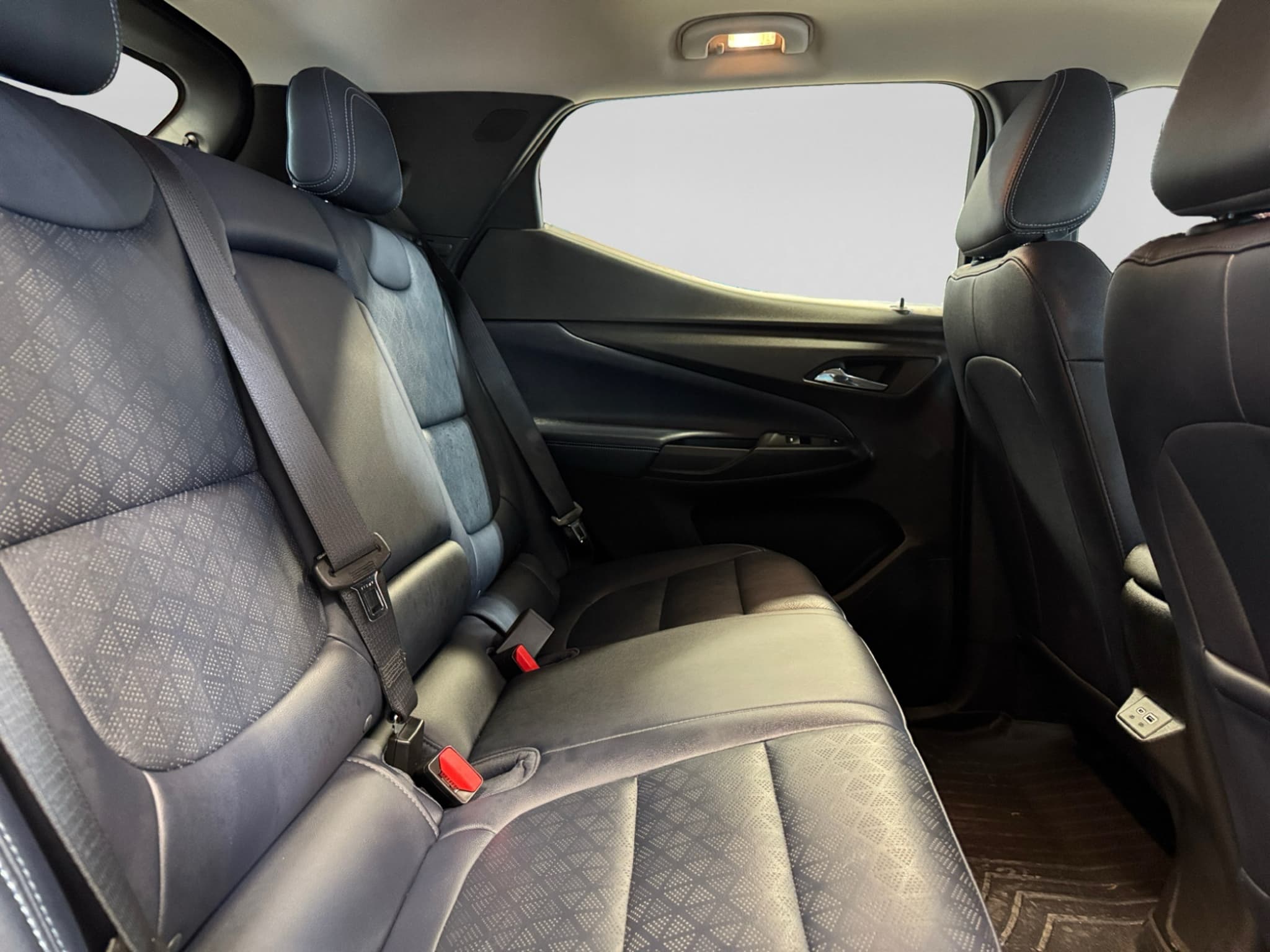 2022 Chevrolet Bolt EUV view 21