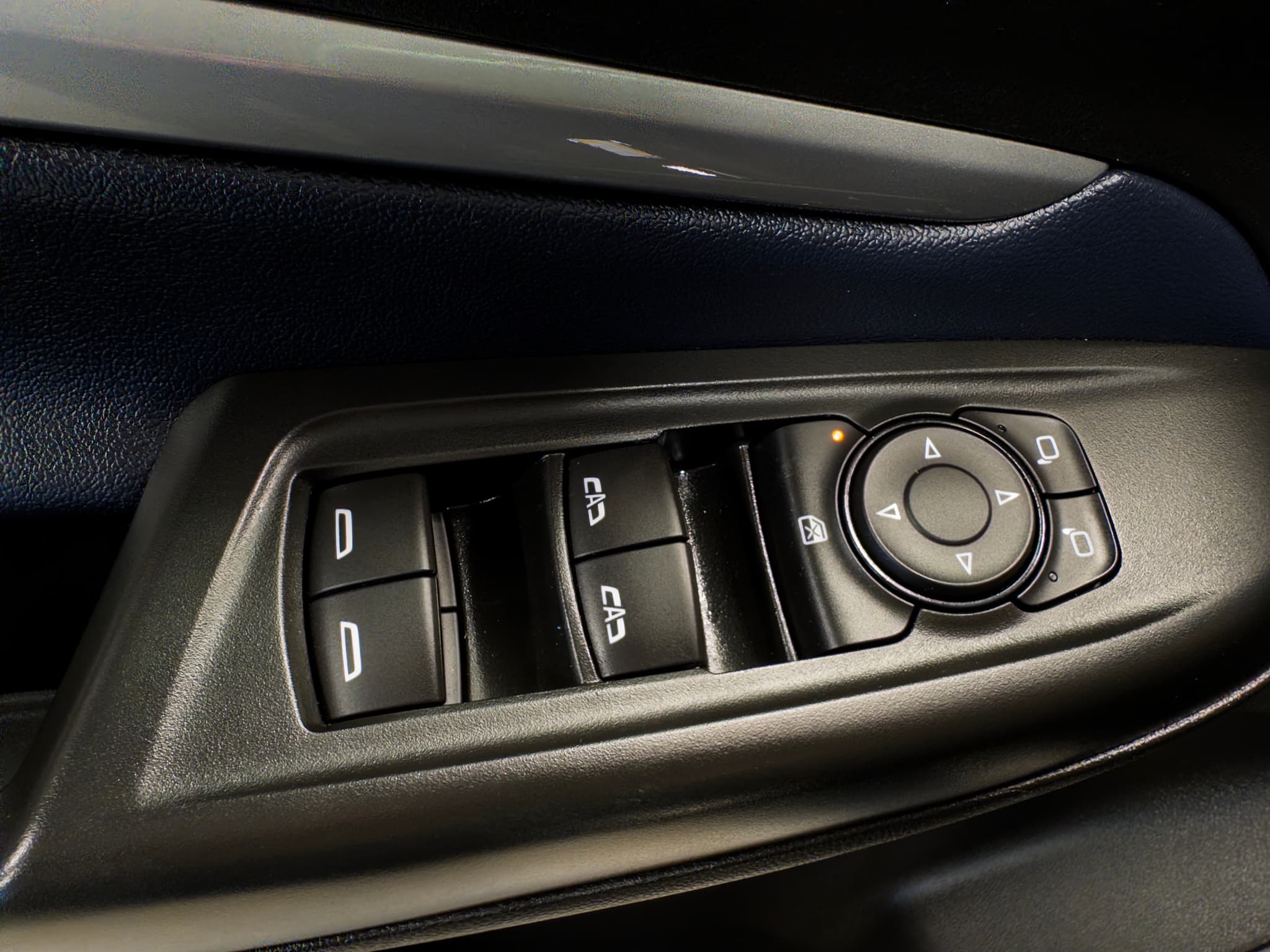 2022 Chevrolet Bolt EUV view 7