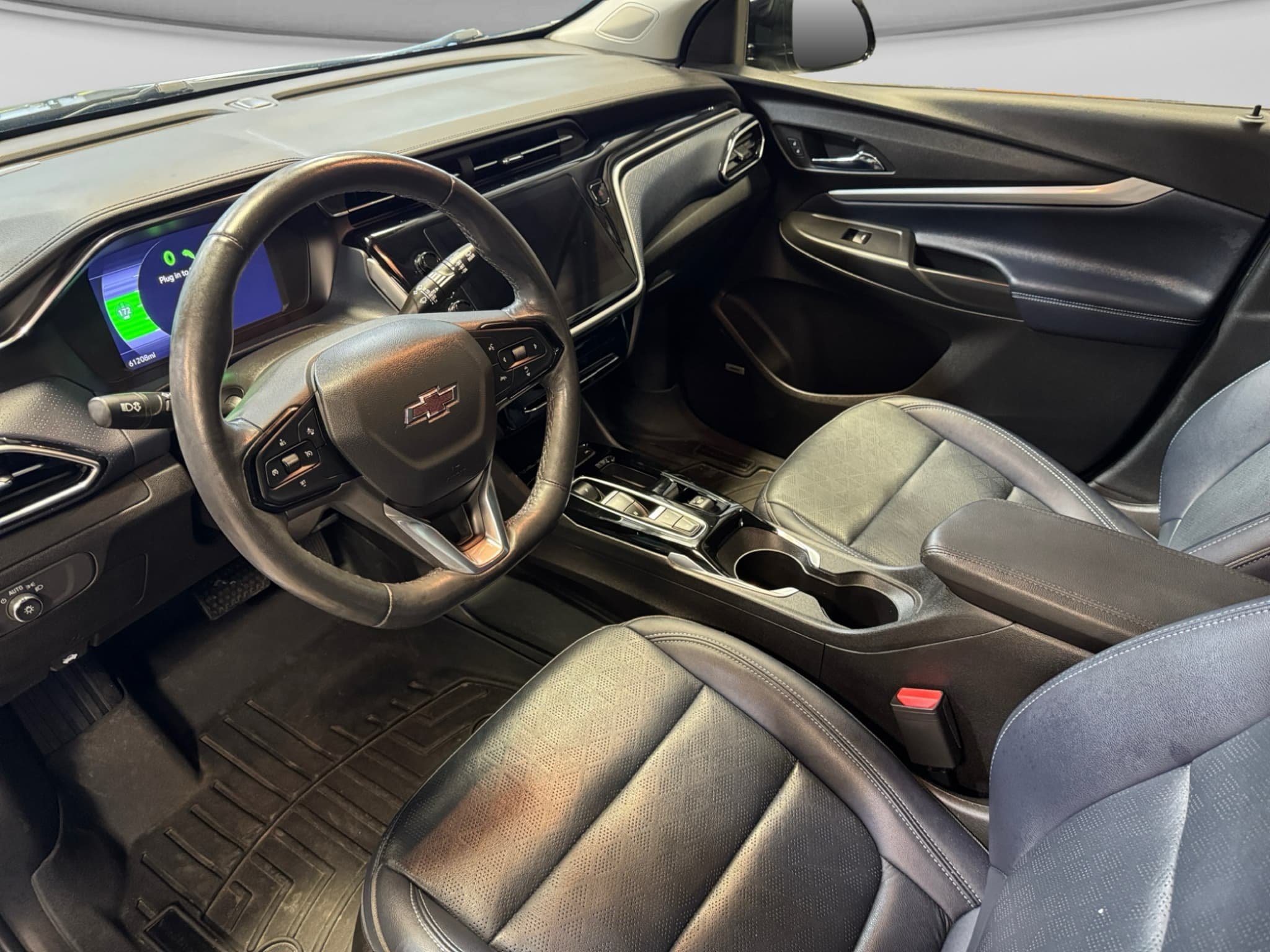 2022 Chevrolet Bolt EUV view 17