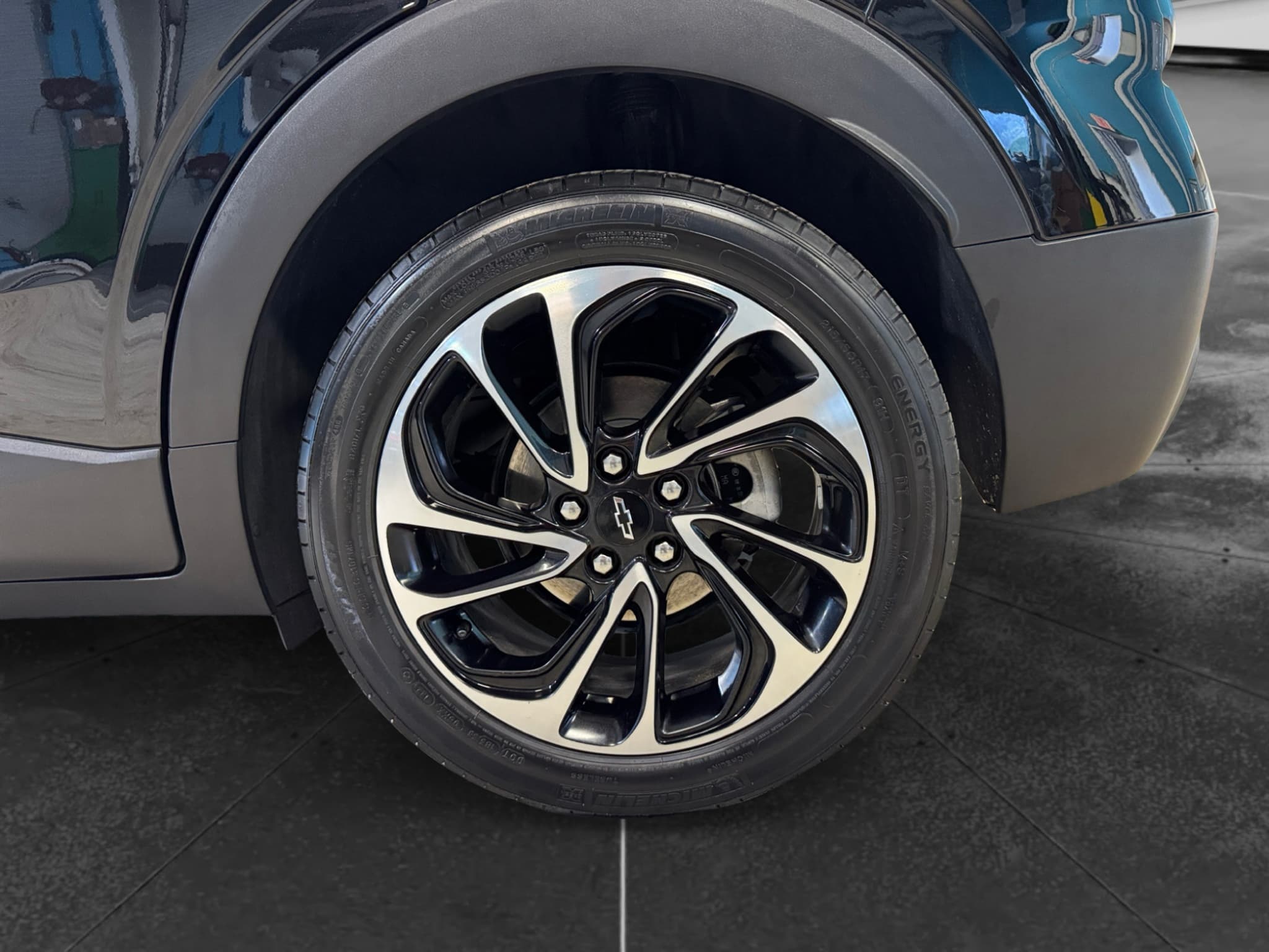 2022 Chevrolet Bolt EUV view 30