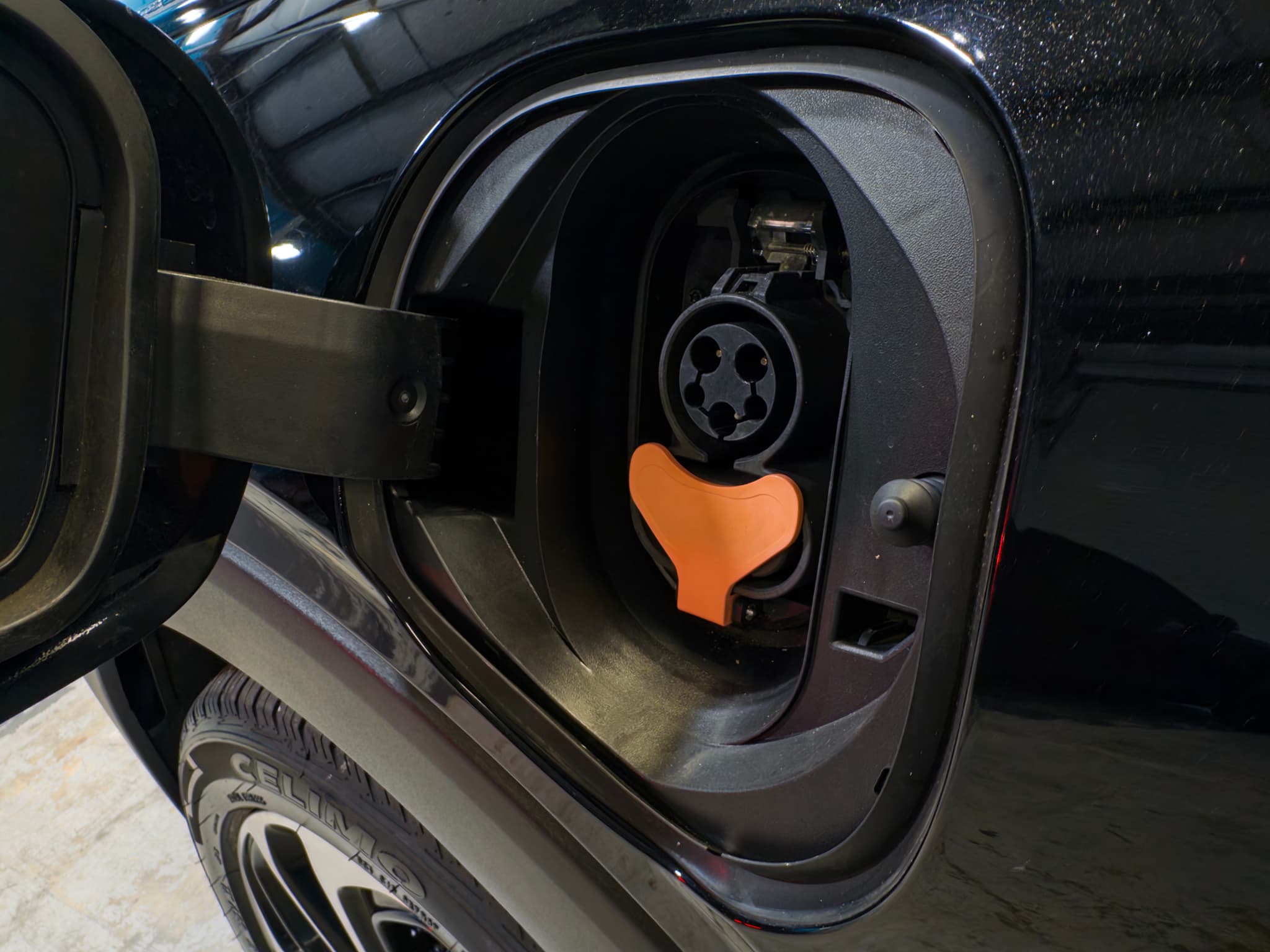 2022 Chevrolet Bolt EUV view 5