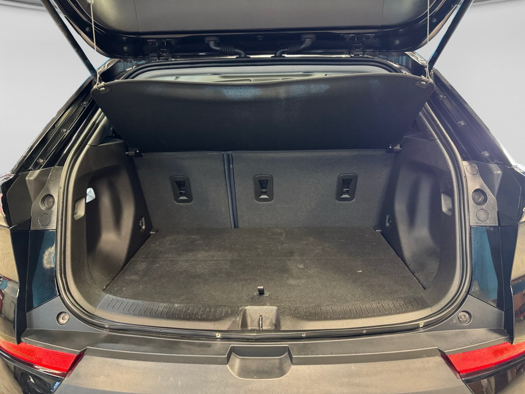 2022 Chevrolet Bolt EUV view 24
