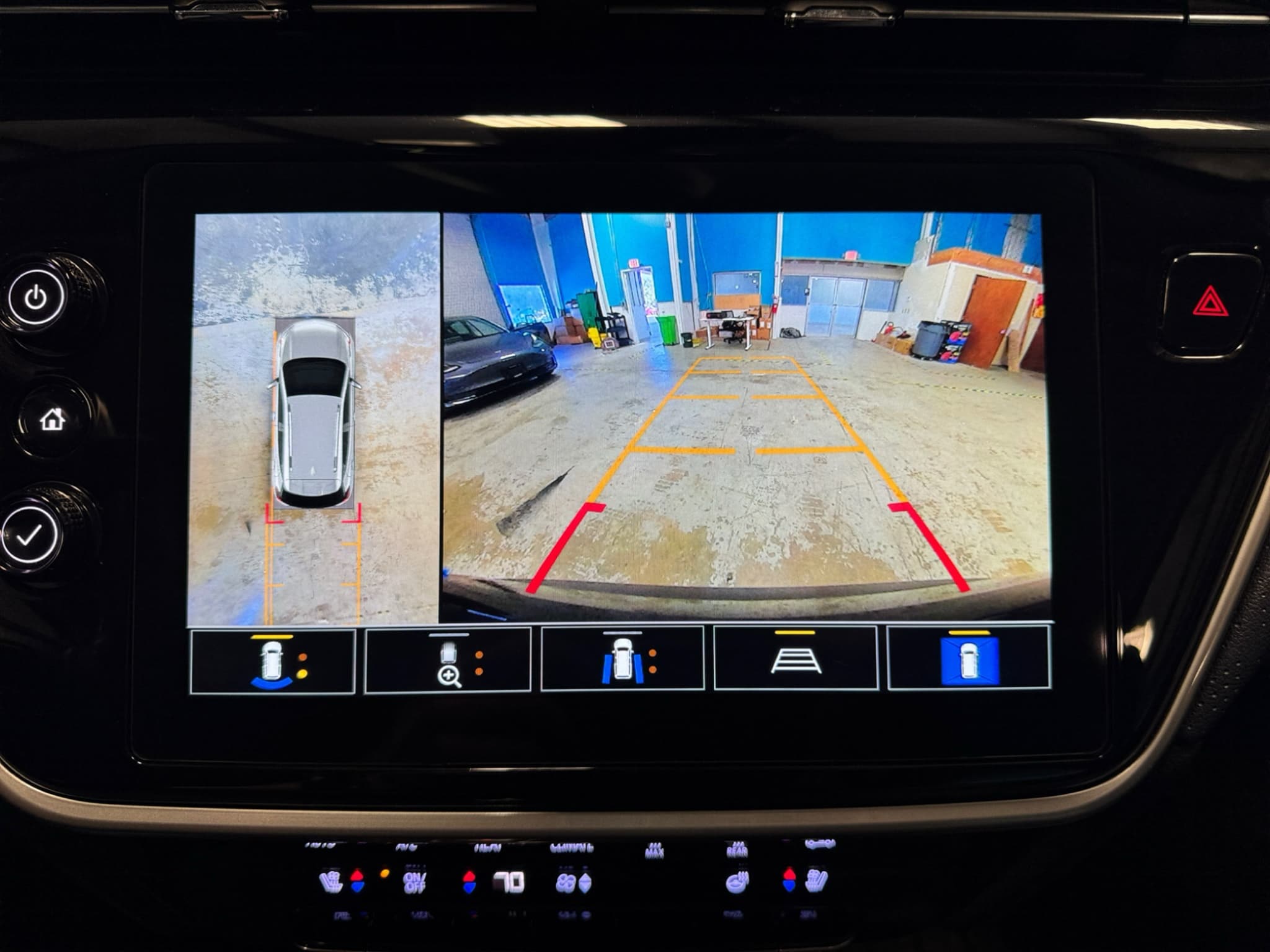 2022 Chevrolet Bolt EUV view 13