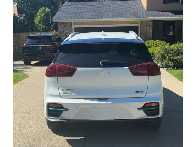 2022 Kia Niro EV view 4