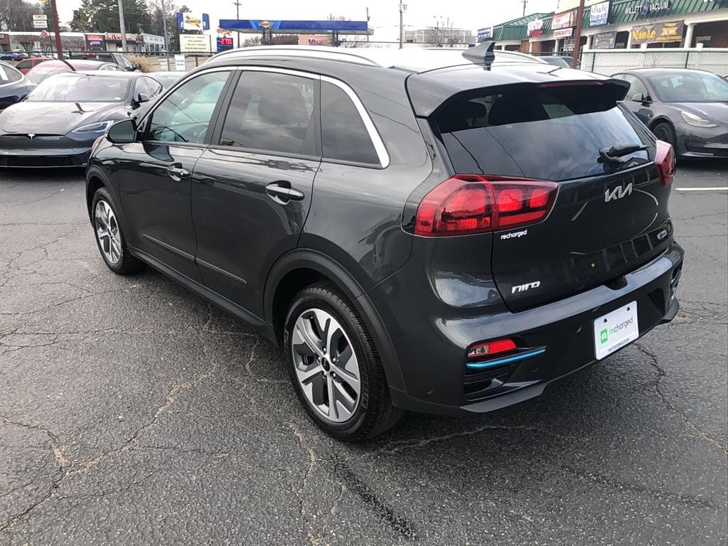2022 Kia Niro EV view 2