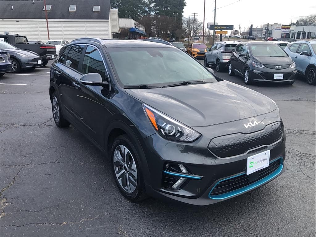 2022 Kia Niro EV view 4