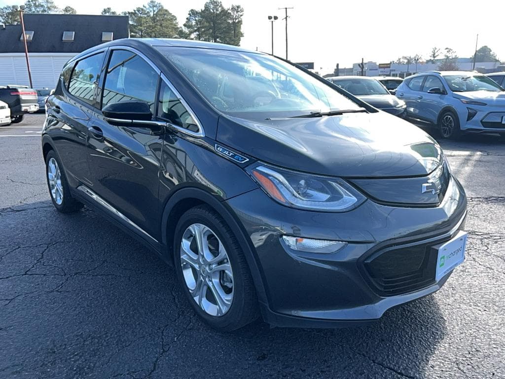 2018 Chevrolet Bolt EV view 4