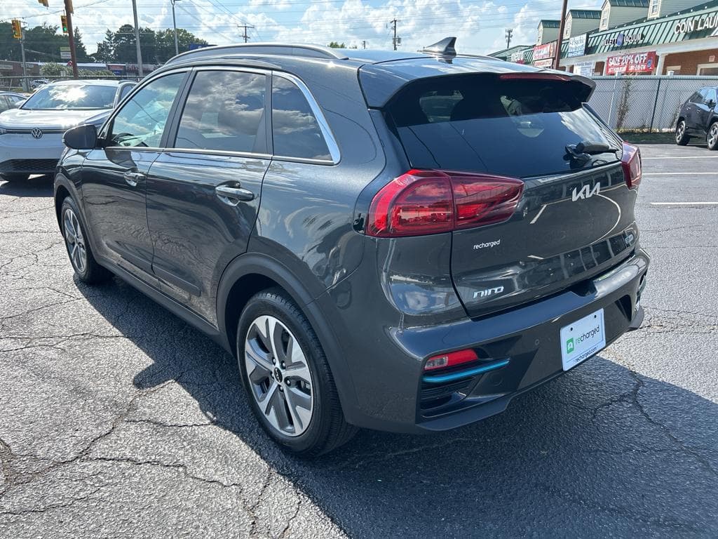2022 Kia Niro EV view 2