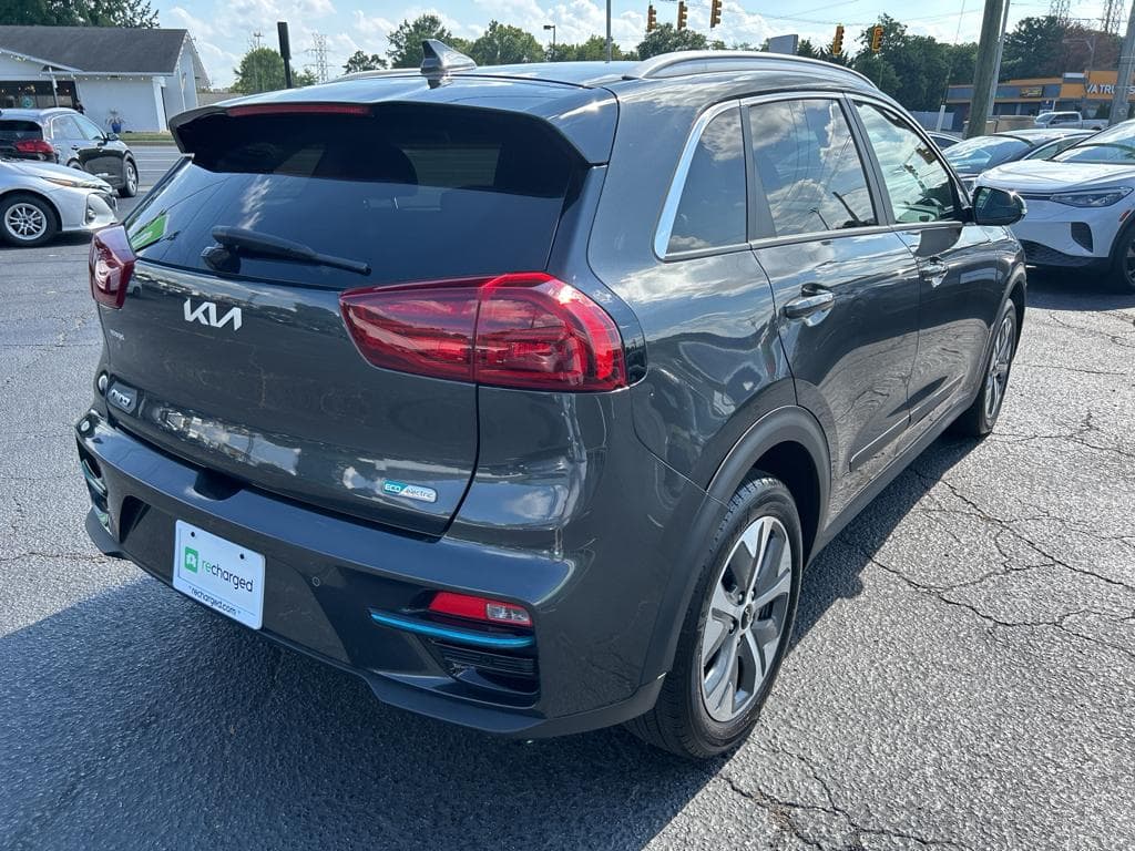 2022 Kia Niro EV view 3