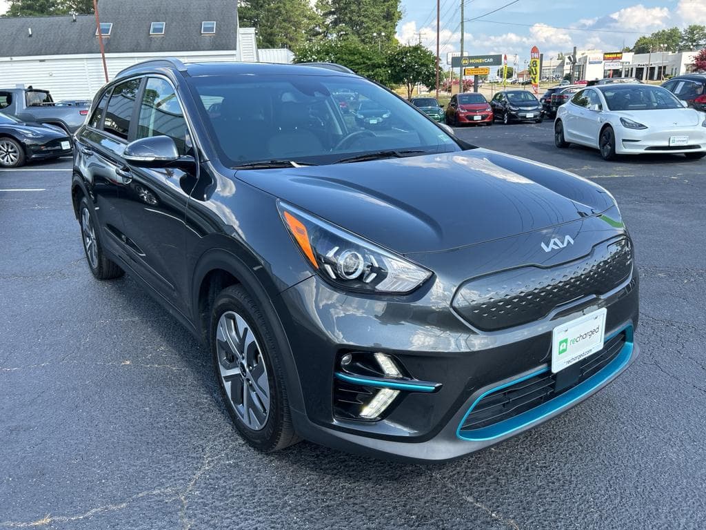2022 Kia Niro EV view 4
