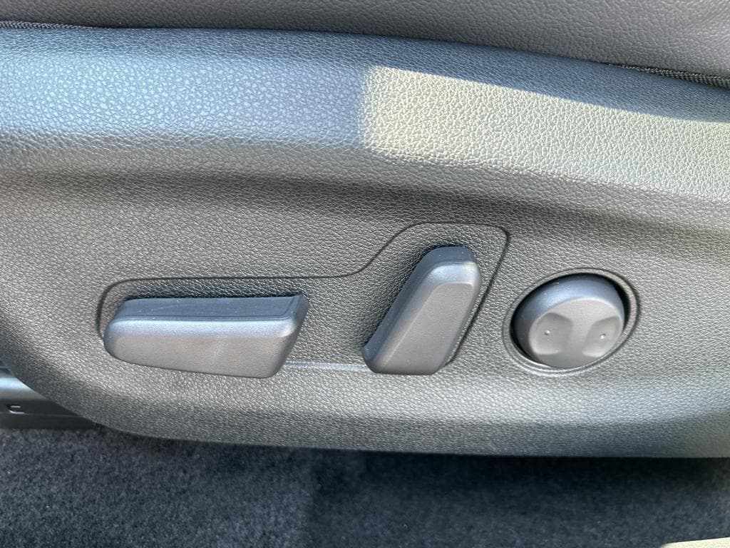 2022 Kia Niro EV view 7