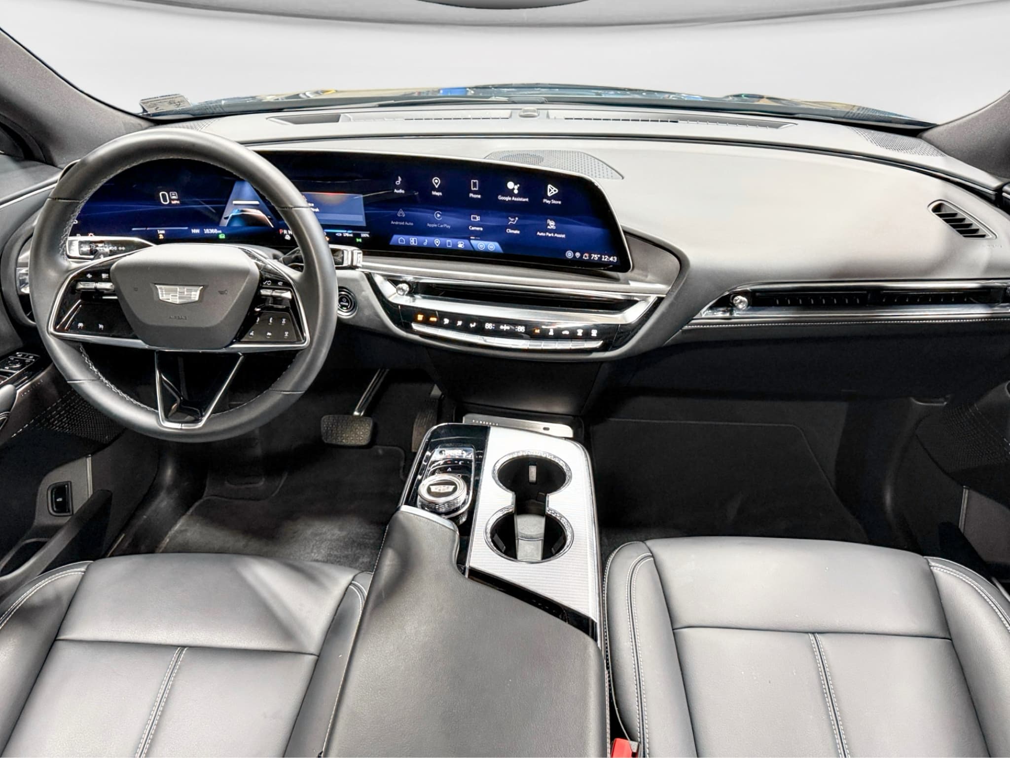 2024 Cadillac Lyriq view 17