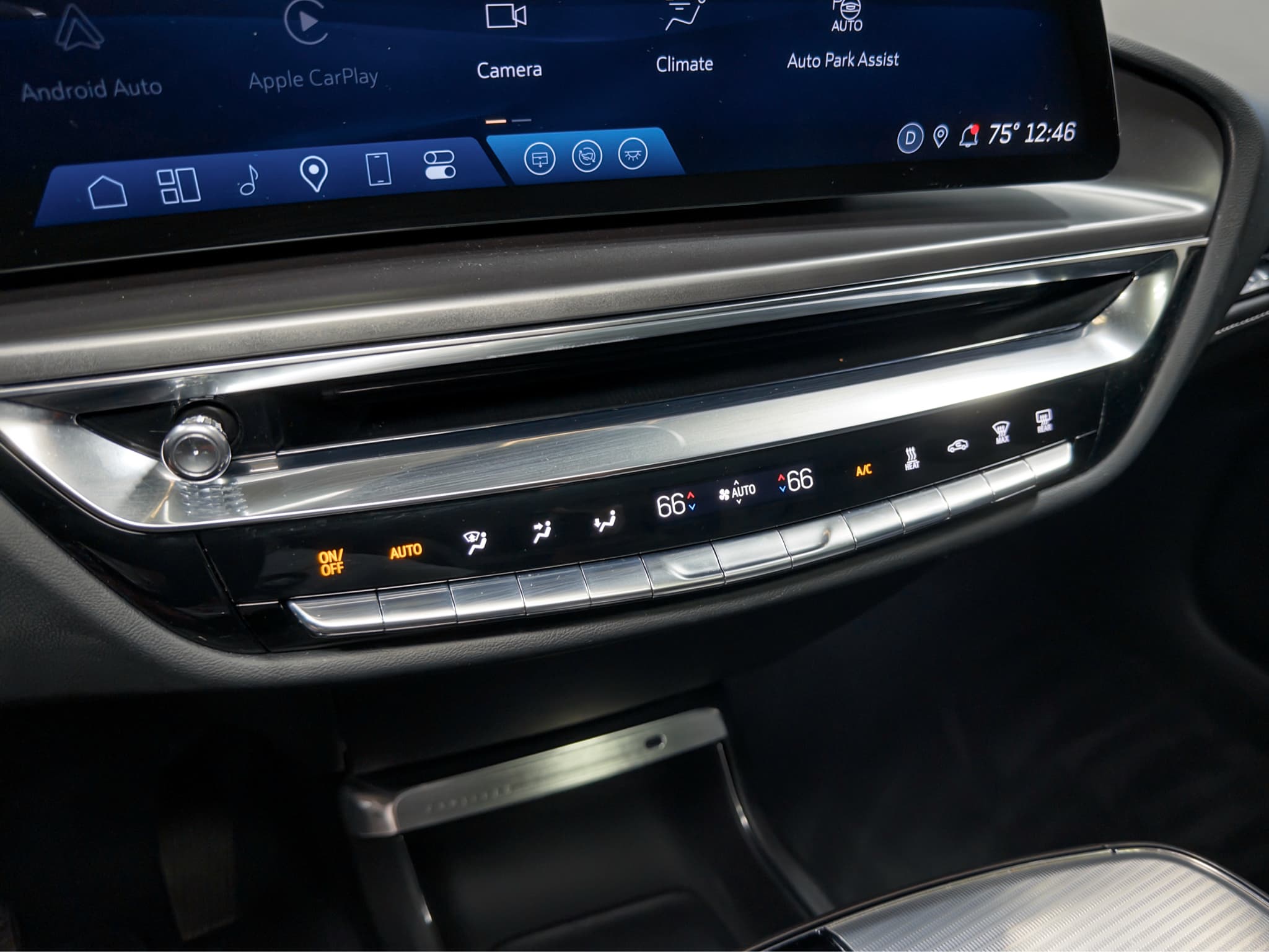 2024 Cadillac Lyriq view 16