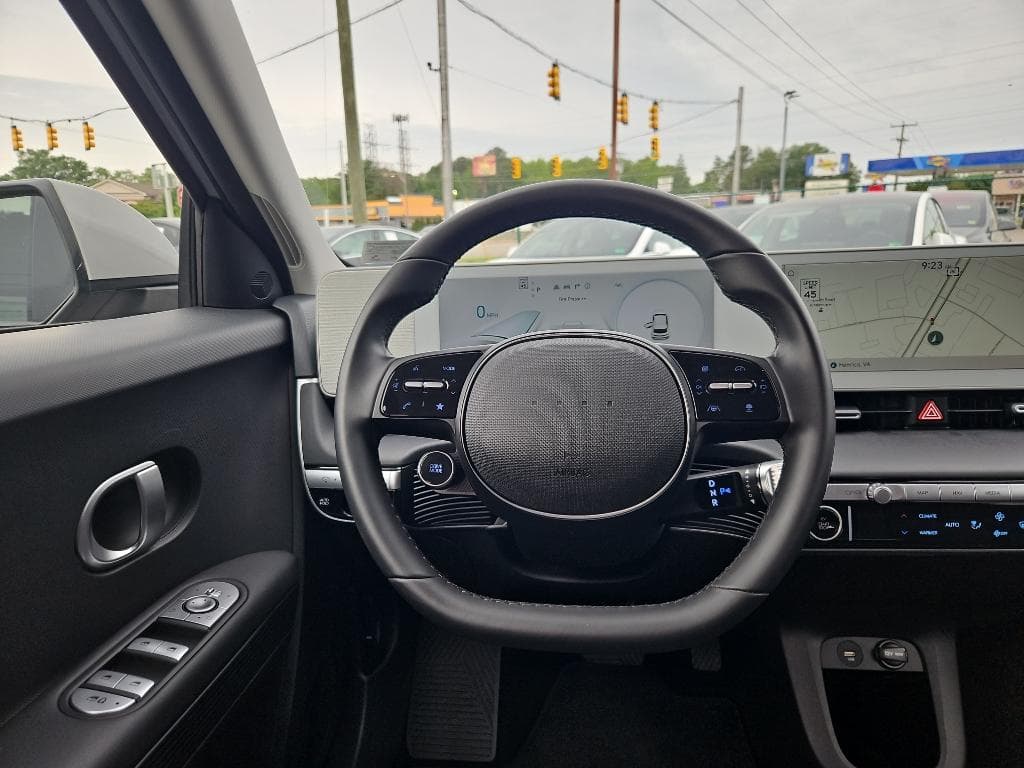 2023 Hyundai IONIQ 5 view 8