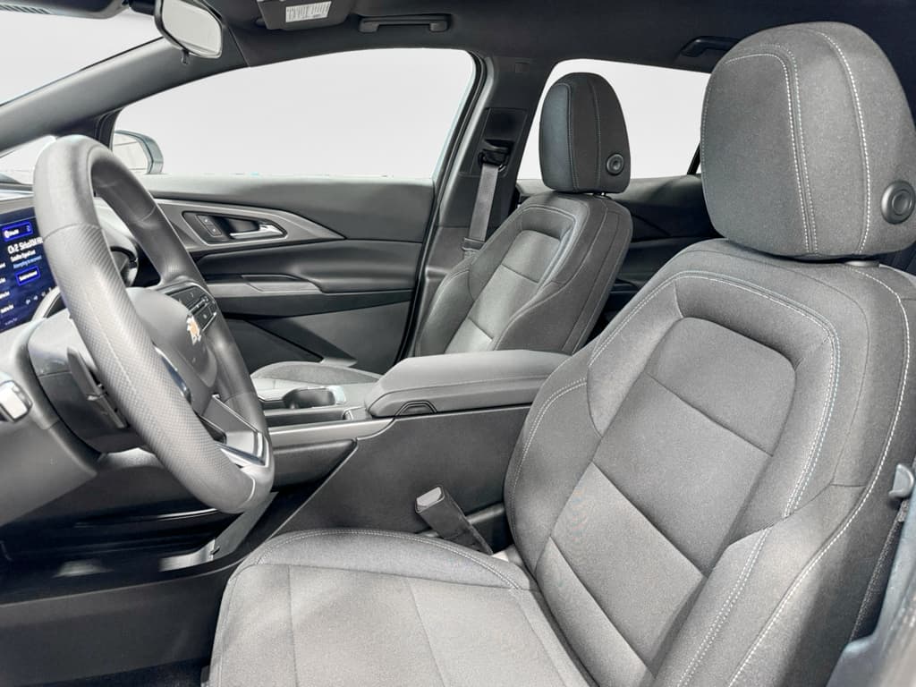 2026 Chevrolet Equinox EV view 18