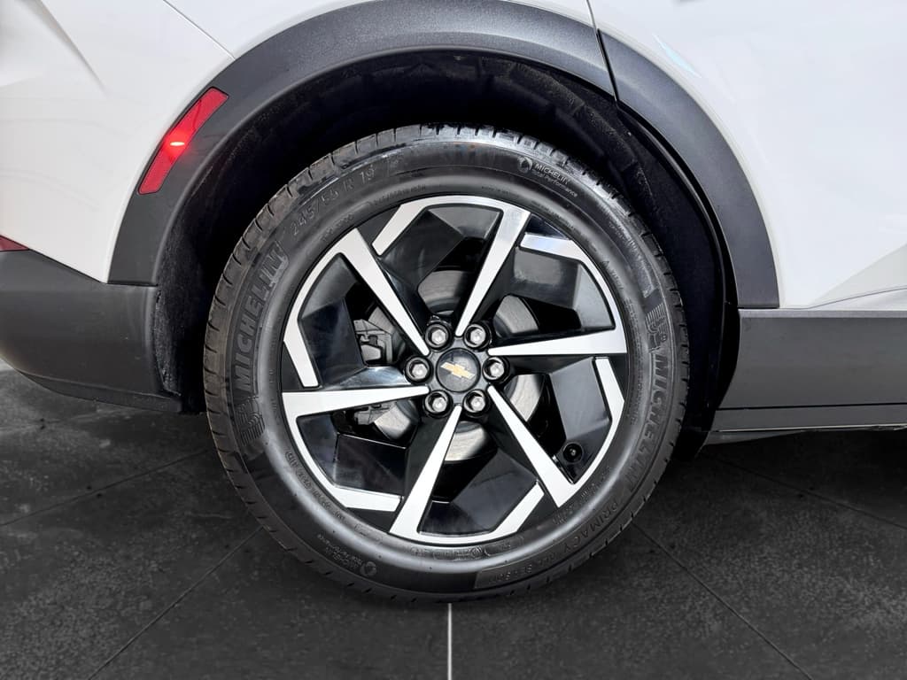 2026 Chevrolet Equinox EV view 36