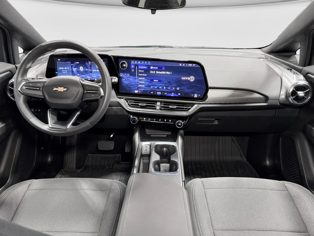2026 Chevrolet Equinox EV view 17