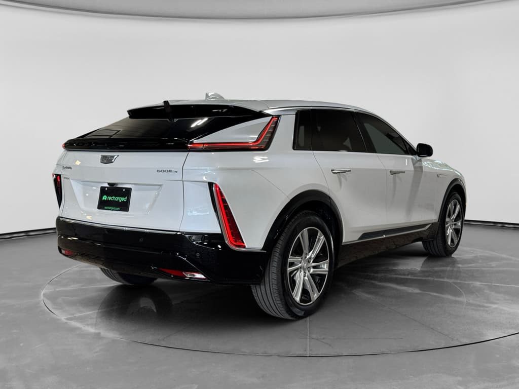 2024 Cadillac Lyriq view 3