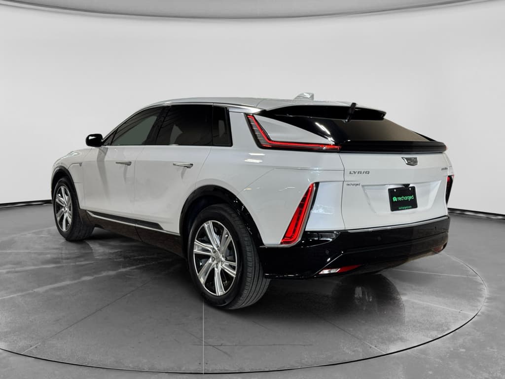 2024 Cadillac Lyriq view 2