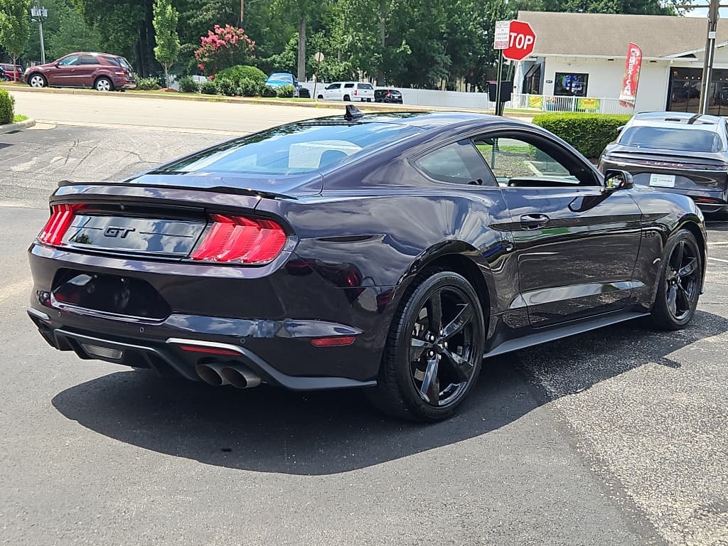 2022 Ford Mustang view 3
