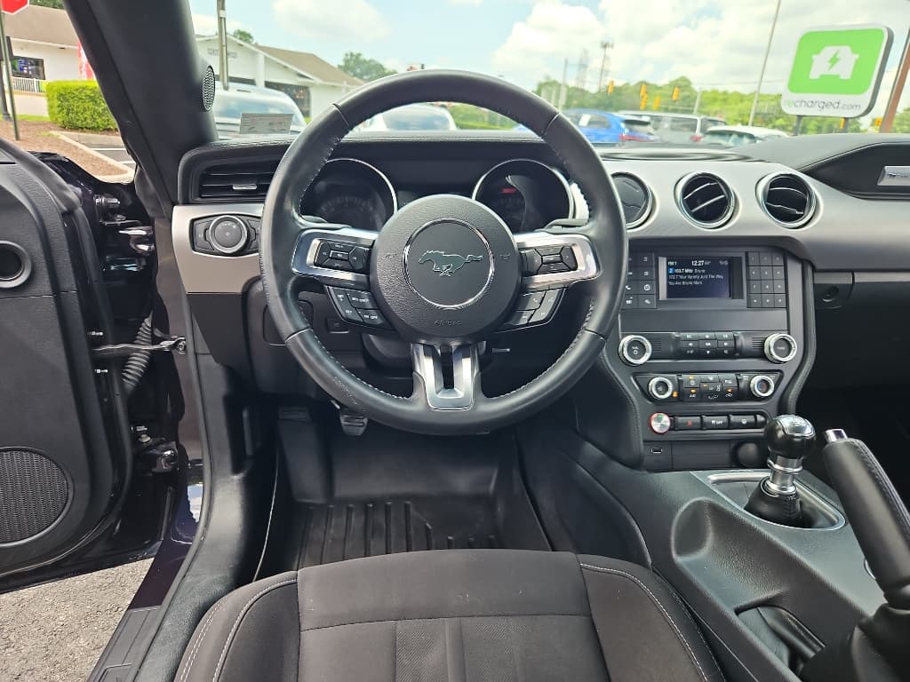 2022 Ford Mustang view 6