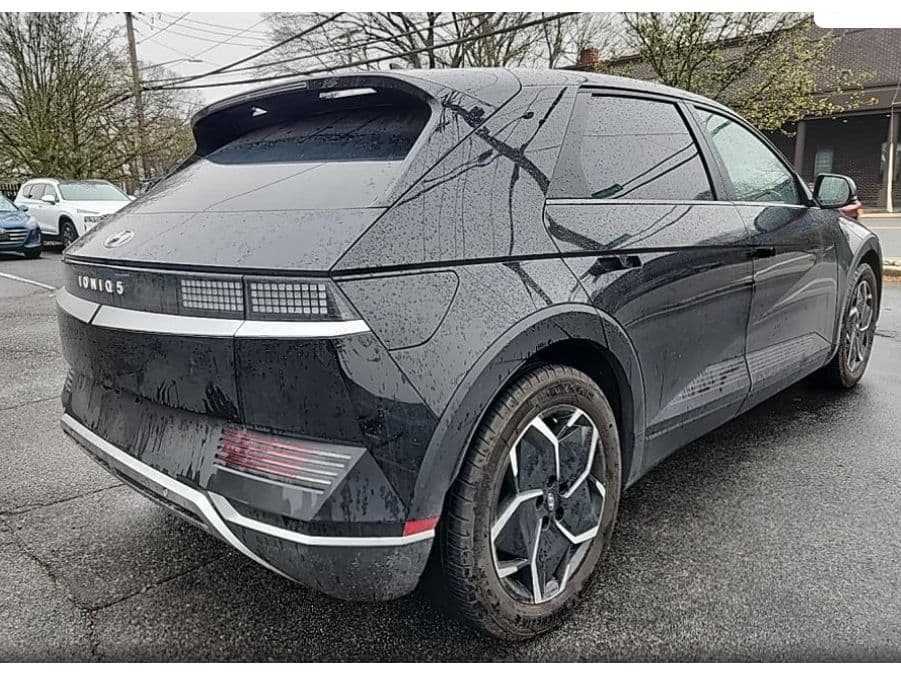 2023 Hyundai IONIQ 5 view 4