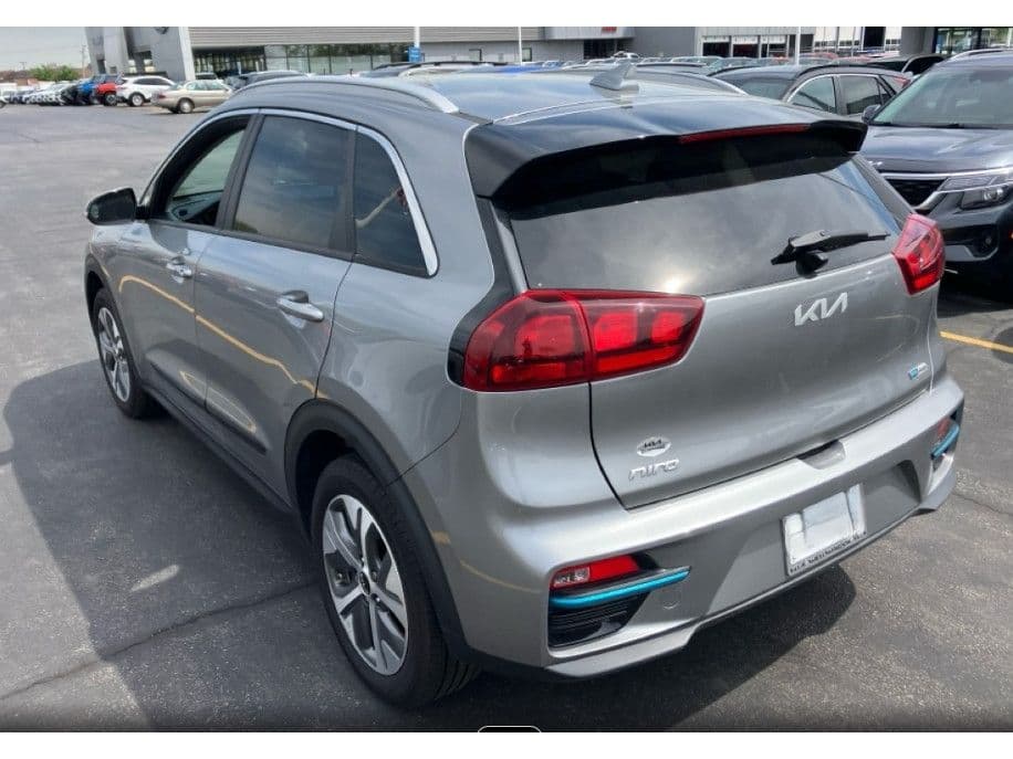 2022 Kia Niro EV view 7
