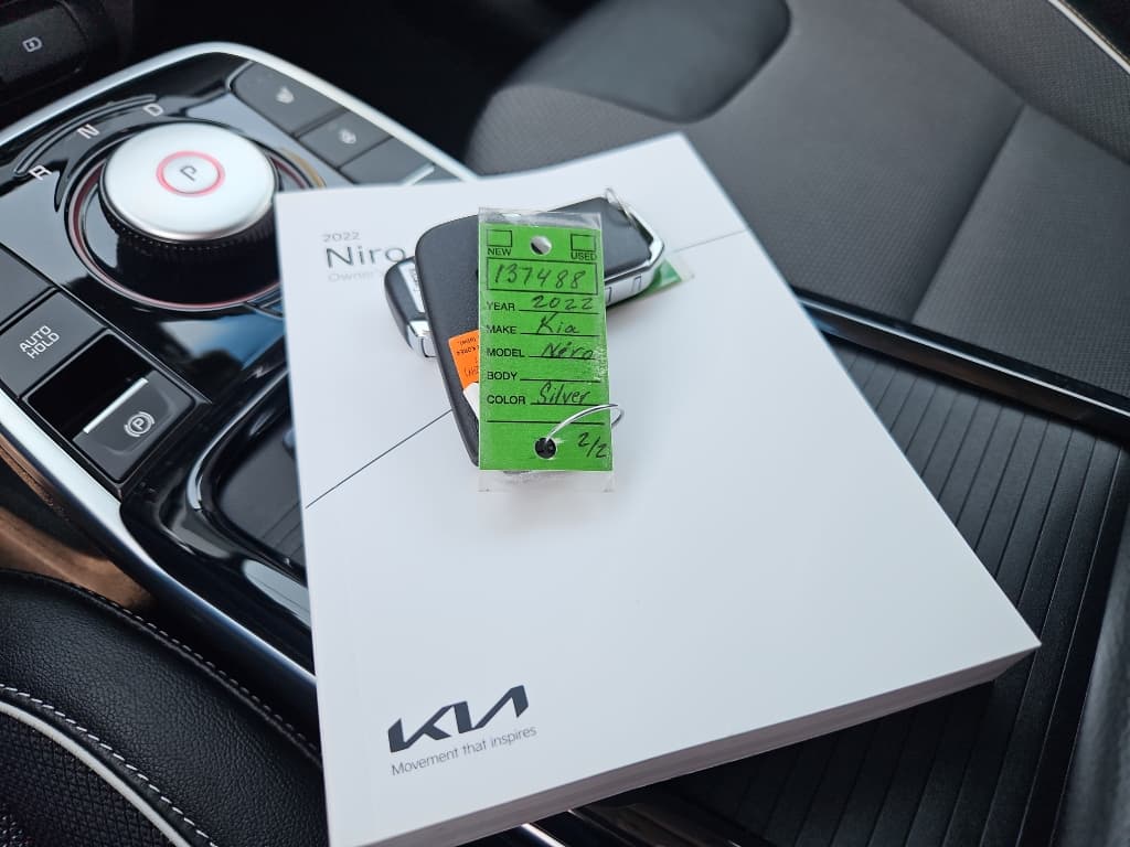 2022 Kia Niro EV view 19
