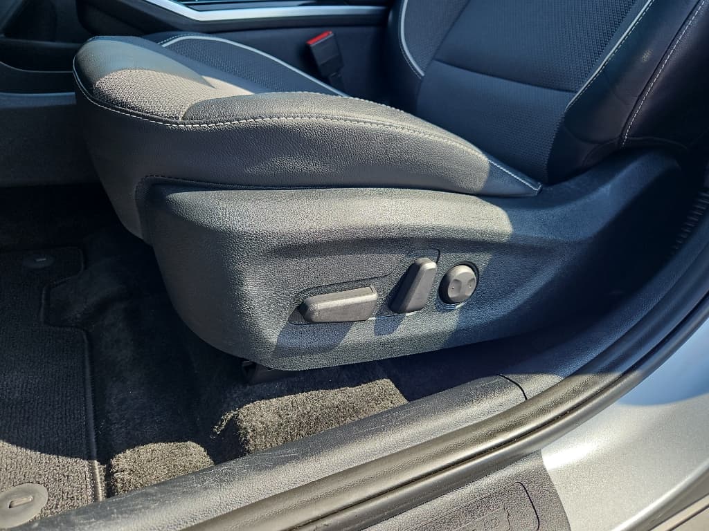 2022 Kia Niro EV view 7