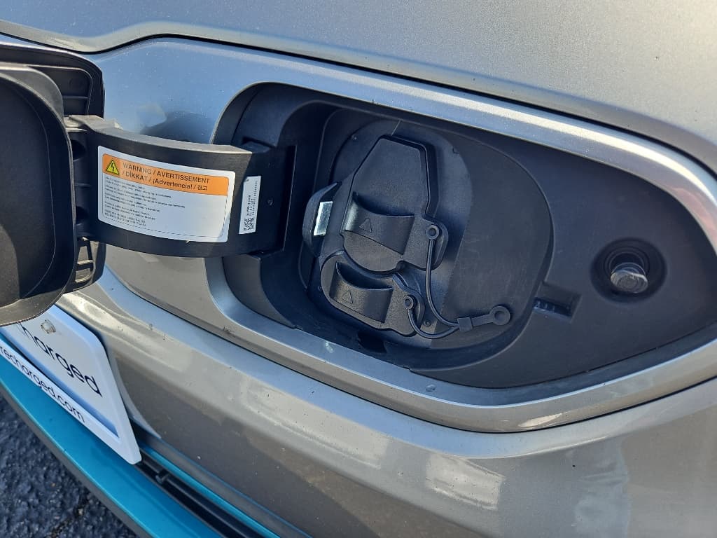 2022 Kia Niro EV view 5
