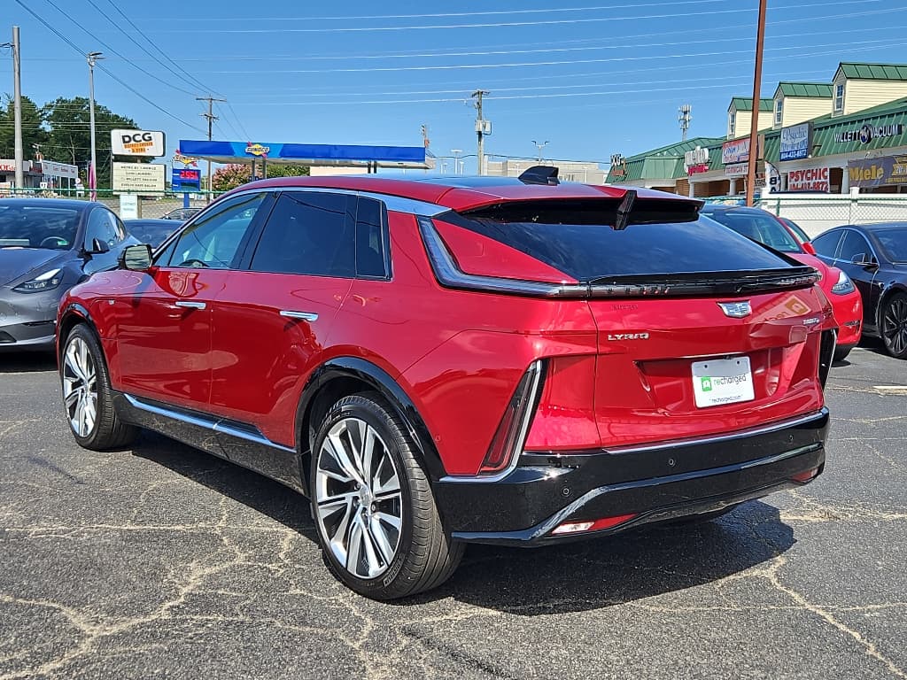 2024 Cadillac Lyriq view 2