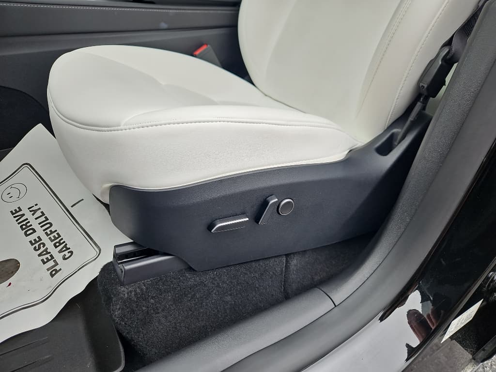 2023 Tesla Model Y view 7