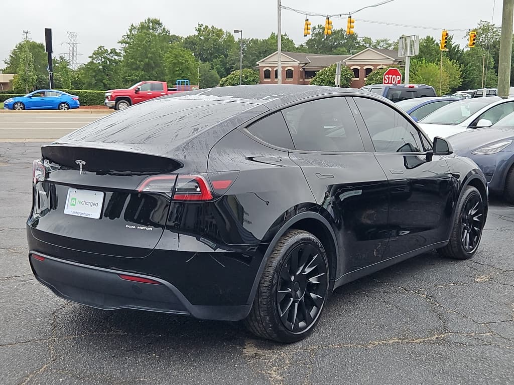 2023 Tesla Model Y view 3
