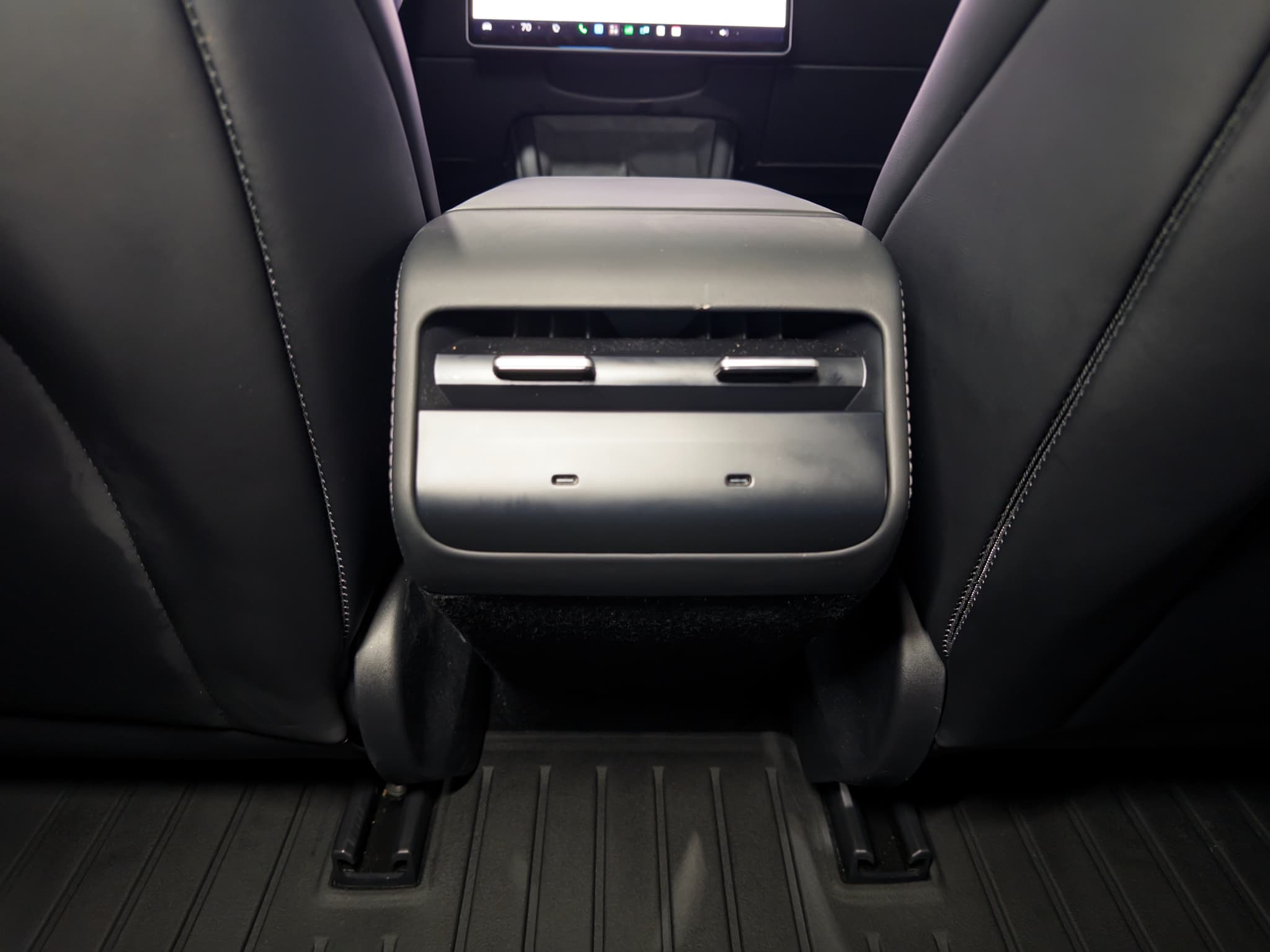 2025 Tesla Model 3 view 17