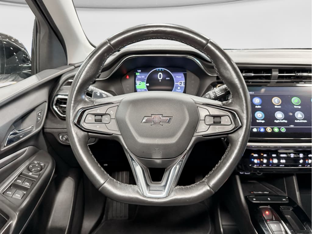 2023 Chevrolet Bolt EUV view 8