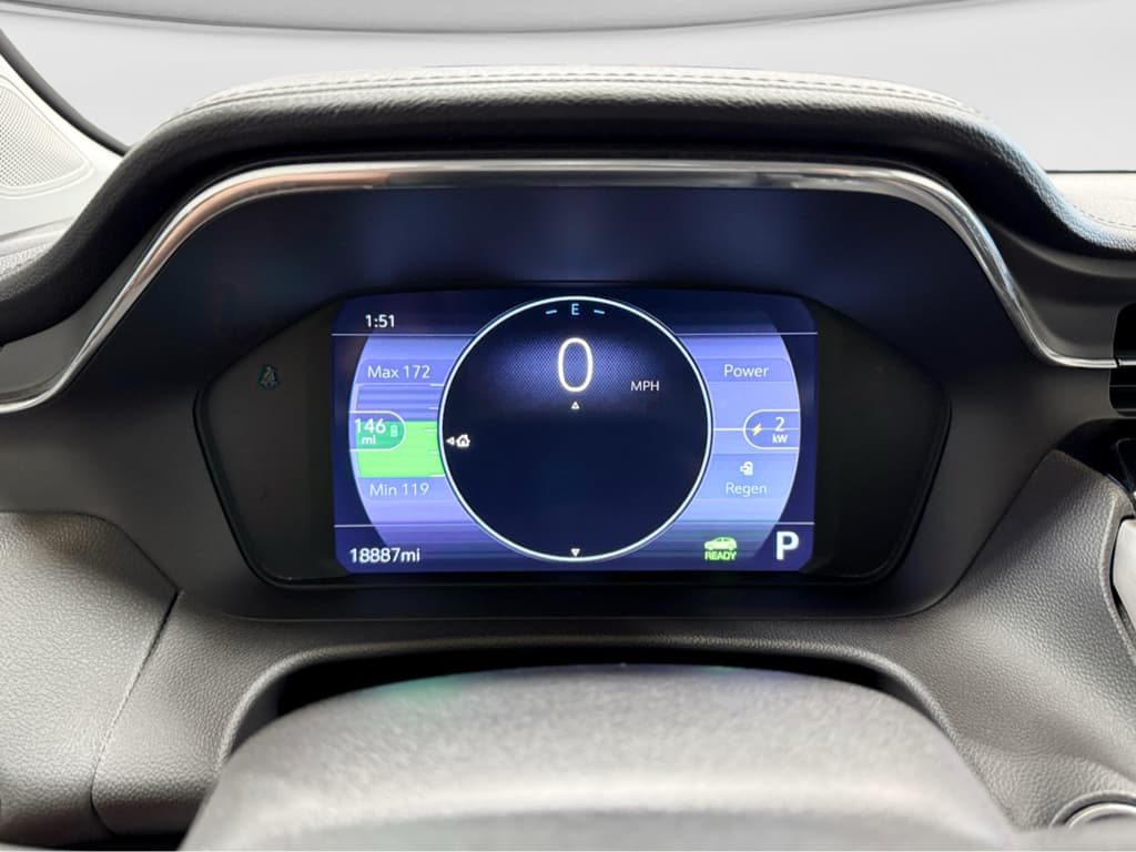 2023 Chevrolet Bolt EUV view 9