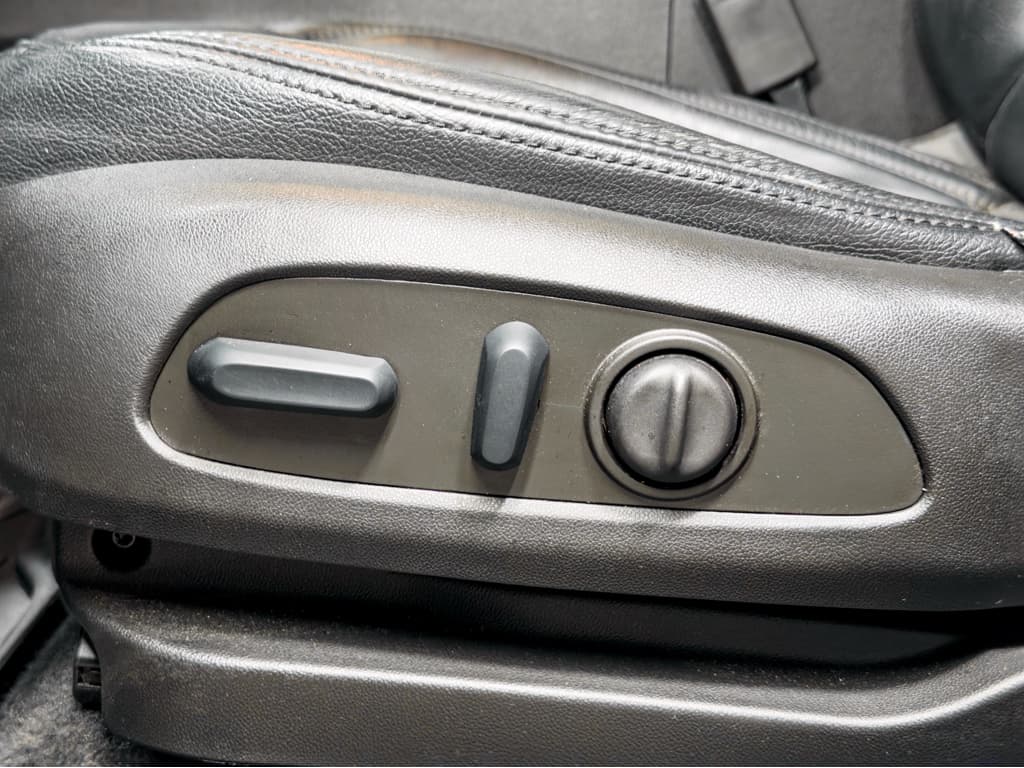 2023 Chevrolet Bolt EUV view 6