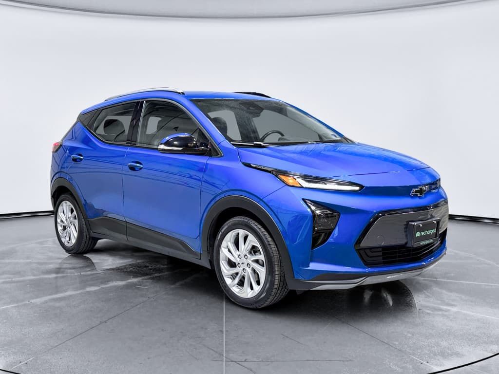 2023 Chevrolet Bolt EUV view 4